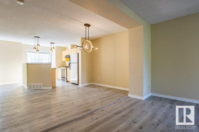 diningroom kitchen